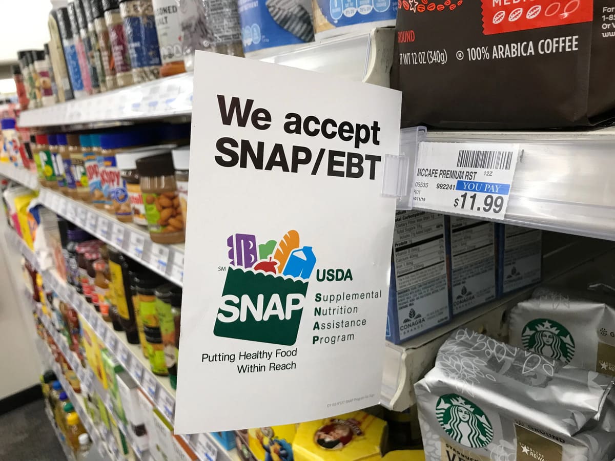 can undocumented immigrants get food stamps or snap benefits