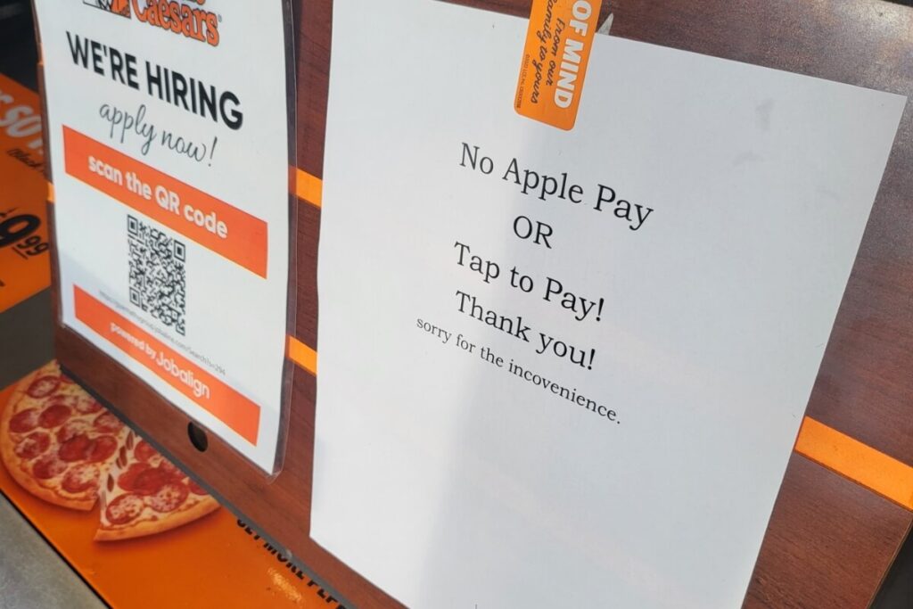 Does Little Caesars Take Apple Pay